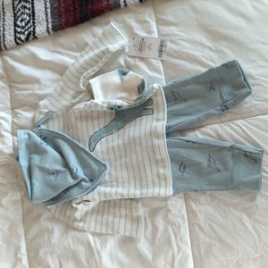 Brand new w/tags Carter 4 piece set